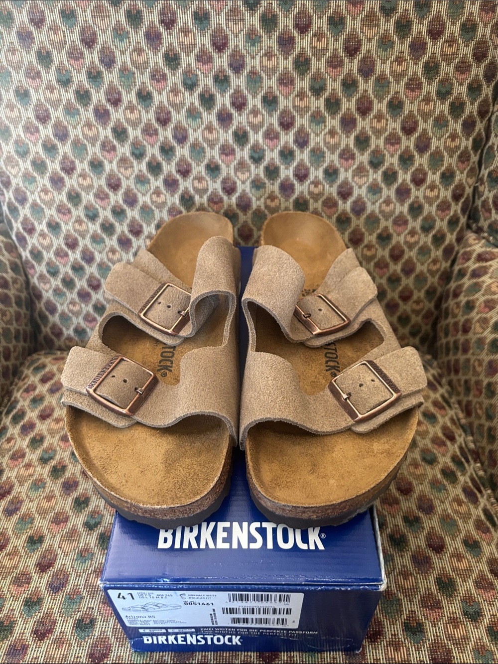 Men’s size 41 (U.S. men’s size 8 regular fit)
